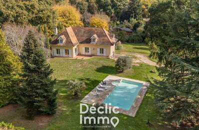 À vendre grande maison 210m2 avec 4 chambres et piscine - Haut Latresne — photo du bien