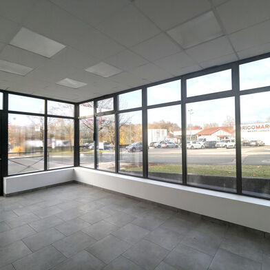 Commerce 4 pièces 2000 €