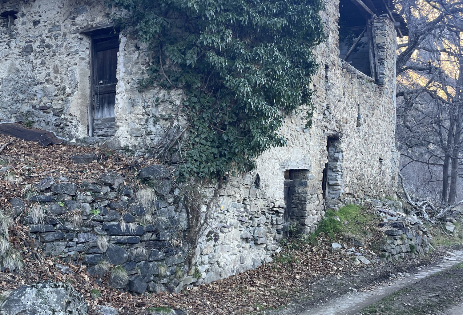 Grange 240m2 ROURE — photo 1