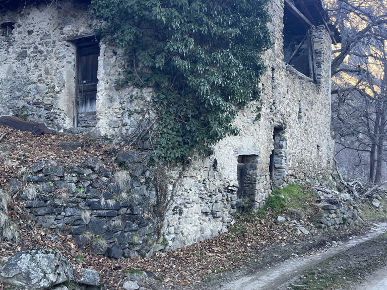 Grange 240m2 ROURE — photo 1