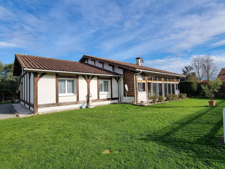 A vendre maison trois chambres avec piscine et dépendances — photo 1