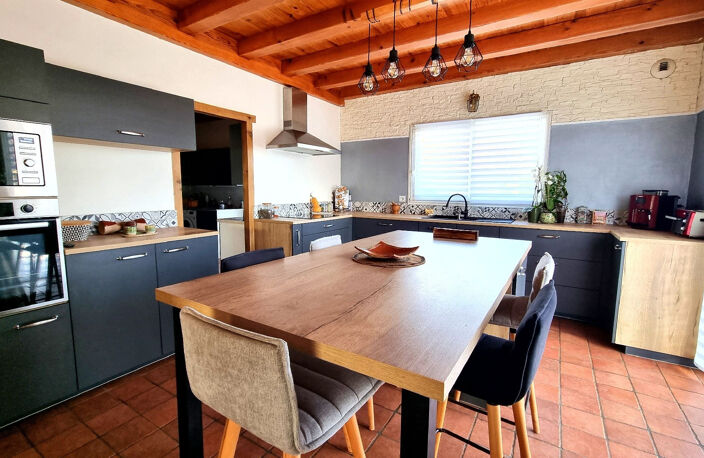 A vendre maison trois chambres avec piscine et dépendances — photo 3