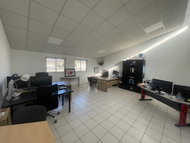 BUREAU 35 M2 À LOUER NÎMES OUEST — photo 1