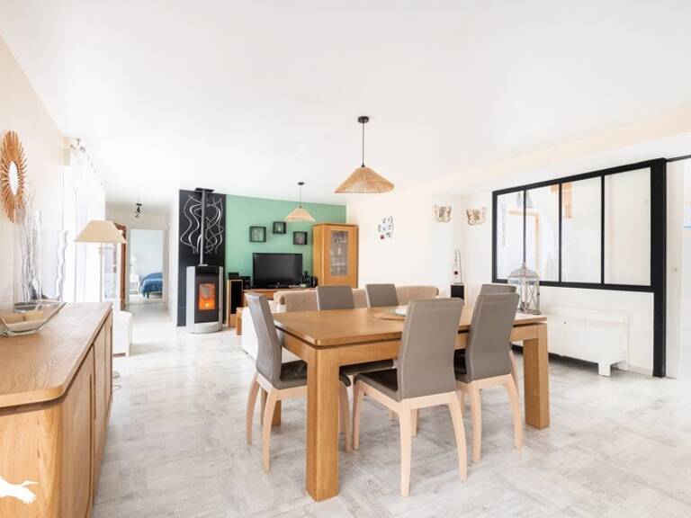 Maison en pierre de 6 pièces principales — photo 1