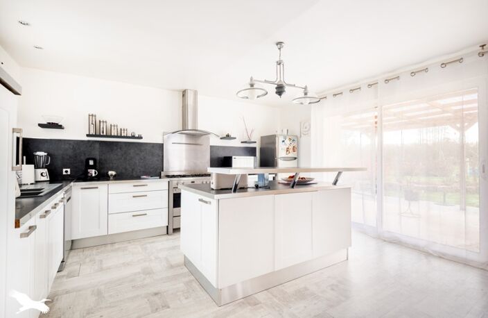 Maison en pierre de 6 pièces principales — photo 2