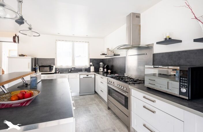 Maison en pierre de 6 pièces principales — photo 4