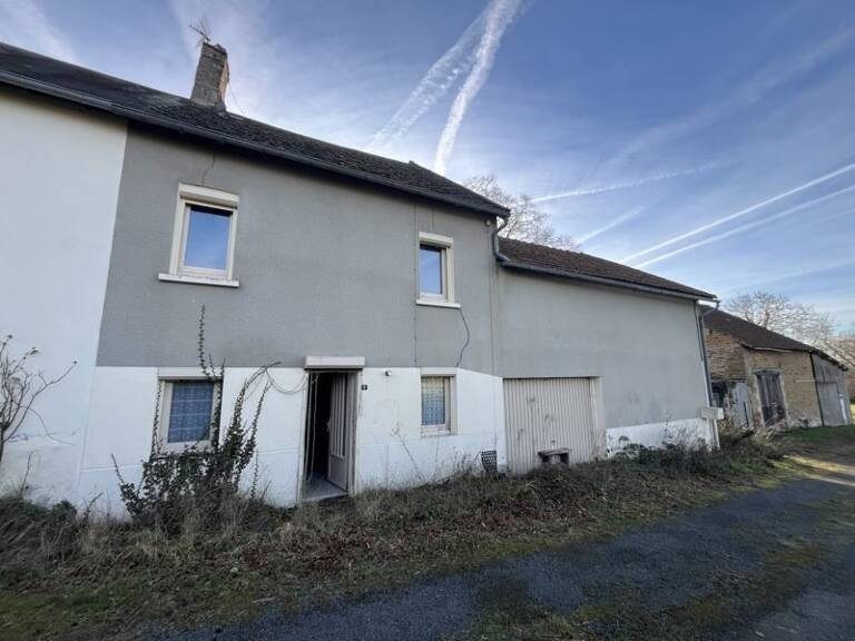 Maison en pierre de 3 pièces principales — photo 1
