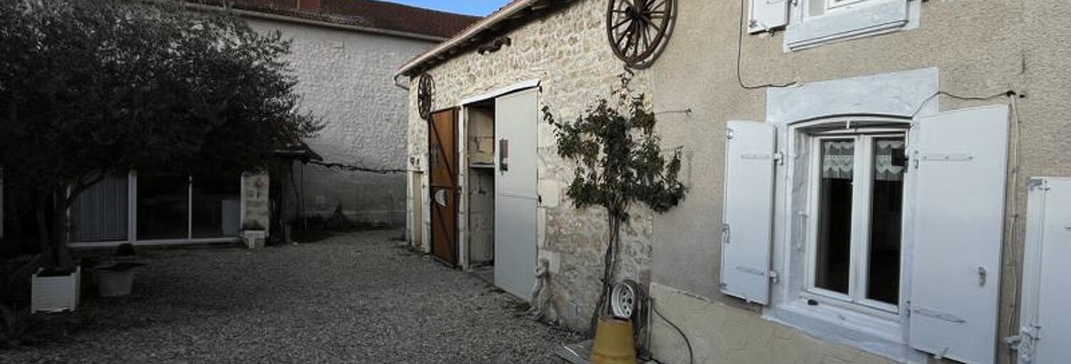 Maison 3 Pièces 84 m² à vendre à La Rochefoucauld-en-Angoumois (16110)