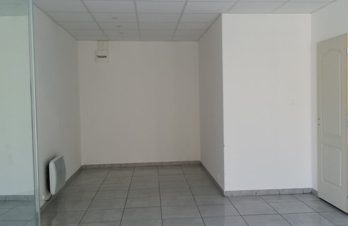 VENTE  - IMMEUBLE - 7 pieces - 287 M2 - ALES — photo 2
