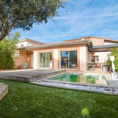 Maison 5 pièces 622560 €