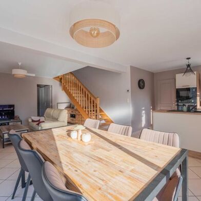 Maison 4 pièces 365680 €