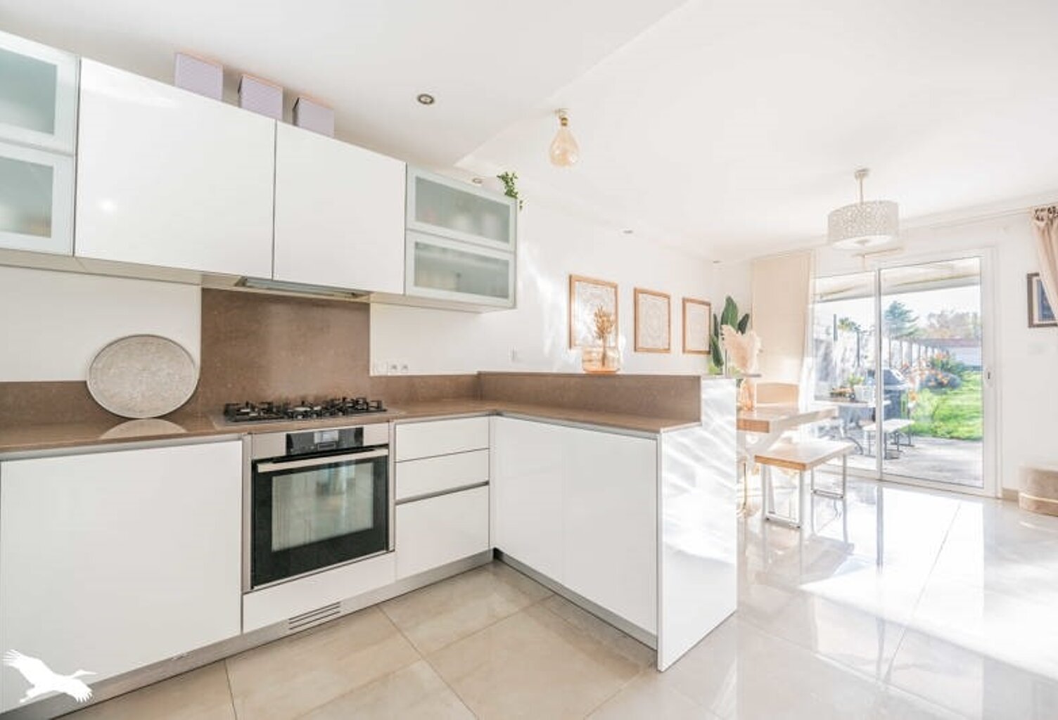 Contemporaine de 5 pièces principales — photo 1
