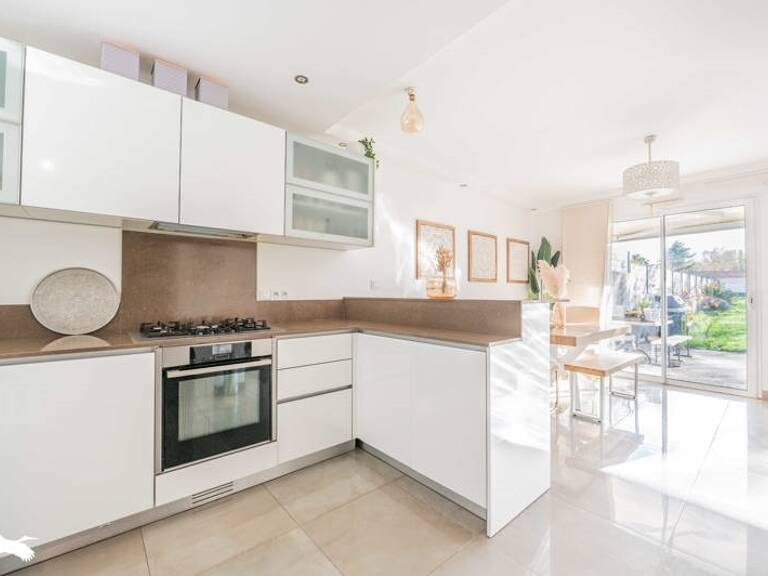 Contemporaine de 5 pièces principales — photo 1