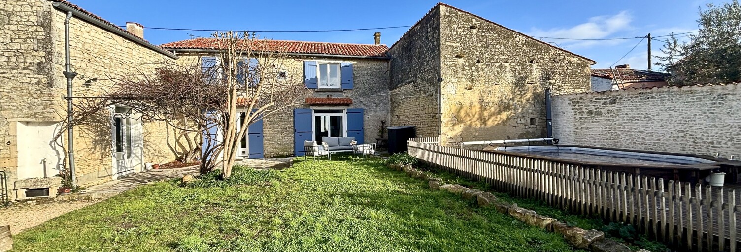 Maison 8 Pièces 214 m² à vendre à Forges (17290)