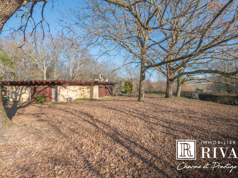 PROCHE COMMERCES - MAISON 5 CHAMBRES - 250 M2 - SUR 7.55 HA — photo 1