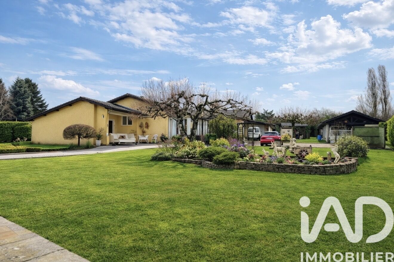 St-Hilaire-De-La-Cote - 180m² - 9p. - 5ch.