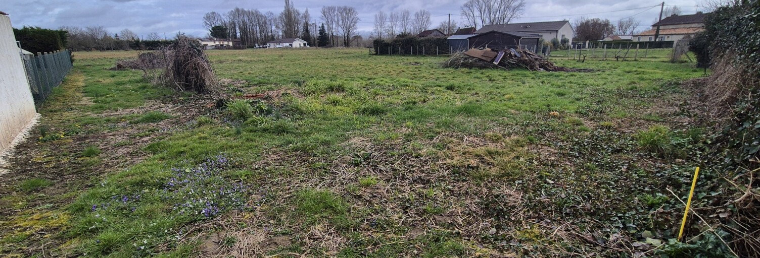 Terrain  1142 m² à vendre à Saint-Pierre-d'Eyraud (24130)