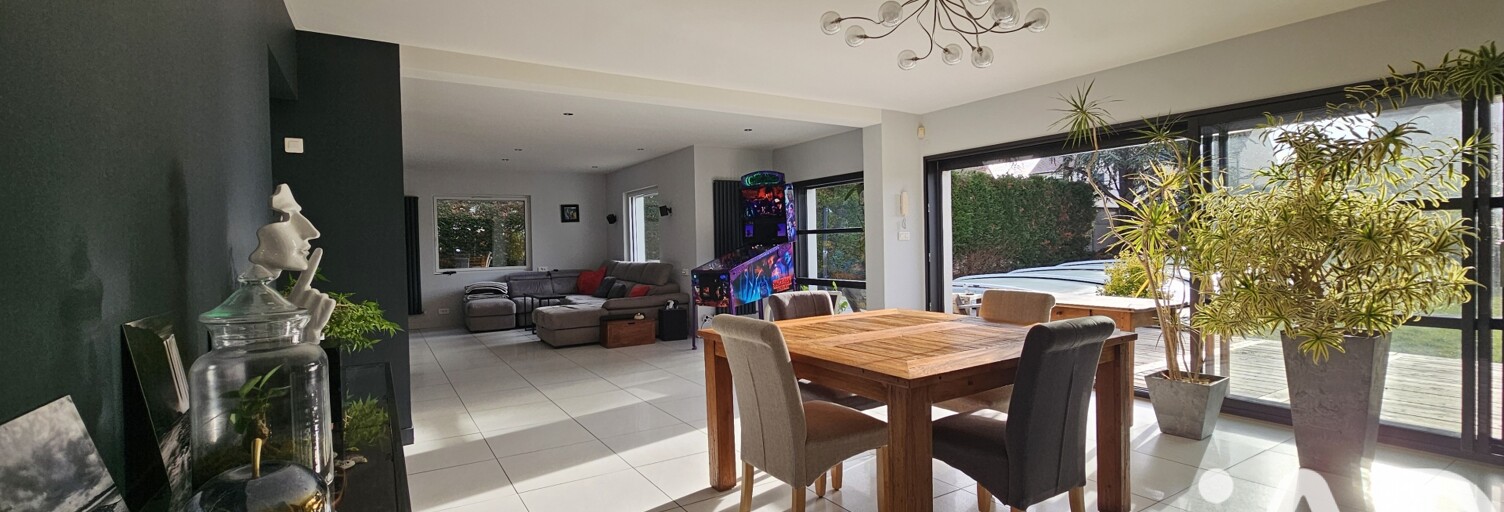 Maison 8 Pièces 208 m² à vendre à Chapet (78130)