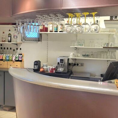 Commerce  148000 €