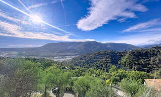 Maison 6 Pièces 128 m² à vendre à Castagniers (06670)