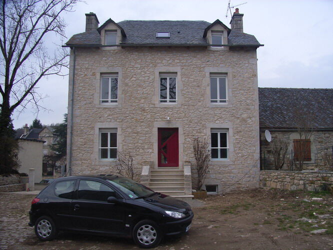 Villa / Maison  T5 à louer Bertholène 12310