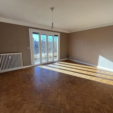 Appartement 3 pièces 734 €