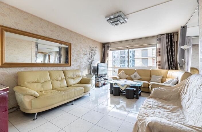 - 75019 PARIS - VILLA CURIAL - ETAGE ELEVE - TRAVERSANT EST/OUEST - BALCON DE 6M2 - 4 CHAMBRES POSSIBLE - CAVE ET PARKING DISPONIBLE- — photo 2