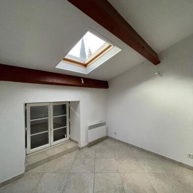 Appartement 3 pièces 560 €