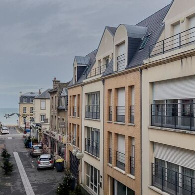 Appartement 3 pièces 878 €