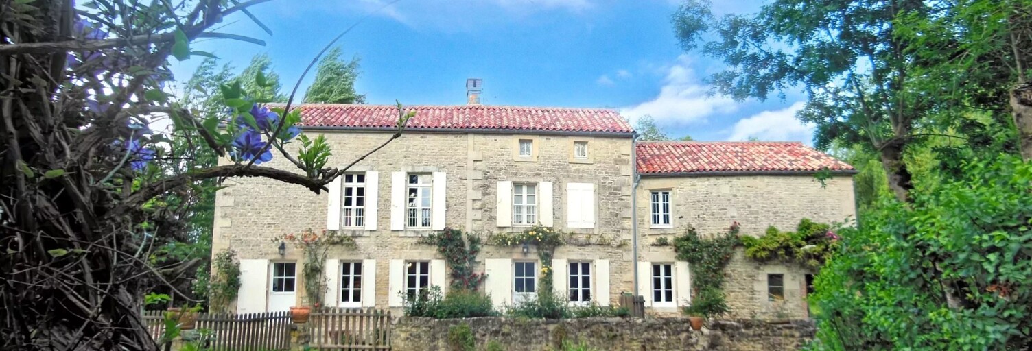 Maison 6 Pièces 229 m² à vendre à Coulonges-sur-l'Autize (79160)