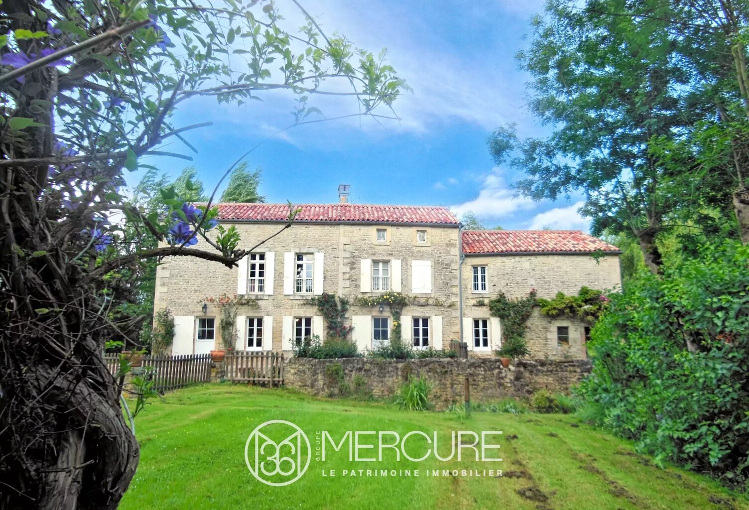 ANCIEN MOULIN DU XVIIe RESTAURE — photo 1