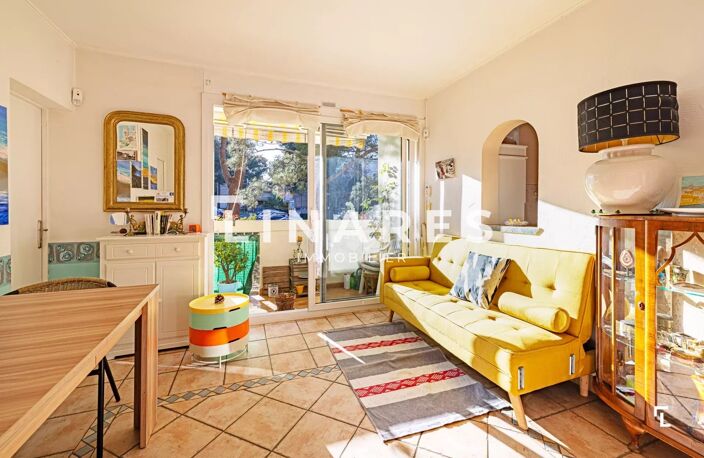 SOUS LES PINS - T3 de 57m2 - Terrasse - Cave - 13008 Roy D'Espag — photo 3