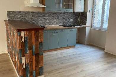 Appartement 5 pièces 750 €