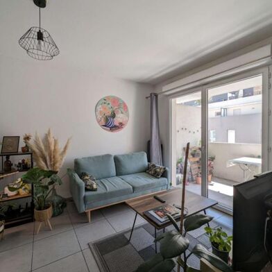 Appartement 3 pièces 975 €