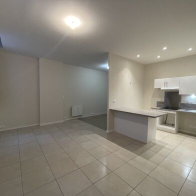 Appartement 1 pièces 894 €