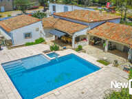 Tourrettes_ Propriété d’environ 200 m² avec piscine et deux appartements indépendants — photo 3