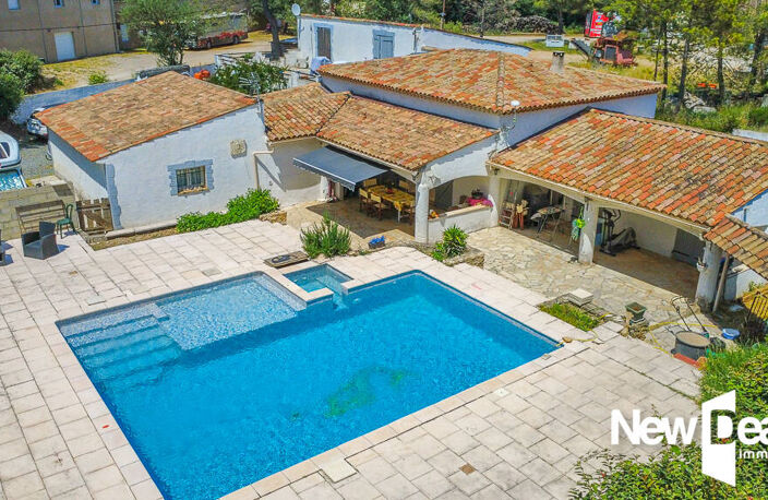 Tourrettes_ Propriété d’environ 200 m² avec piscine et deux appartements indépendants — photo 3