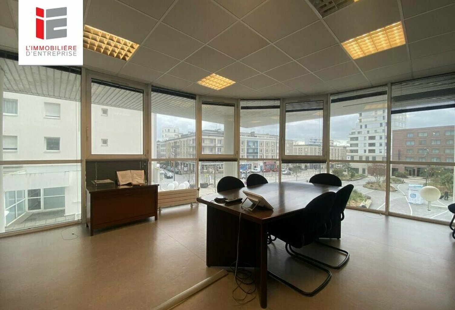 BUREAUX A VENDRE — photo 1
