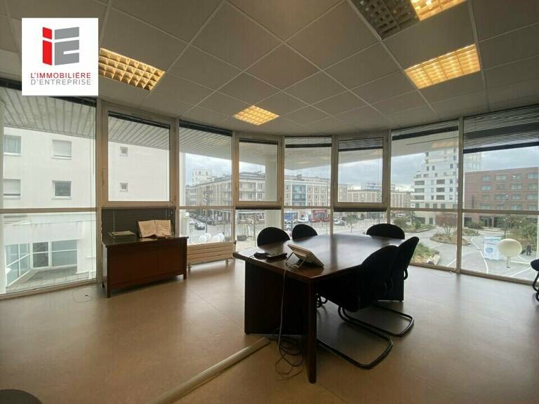 BUREAUX A VENDRE — photo 1