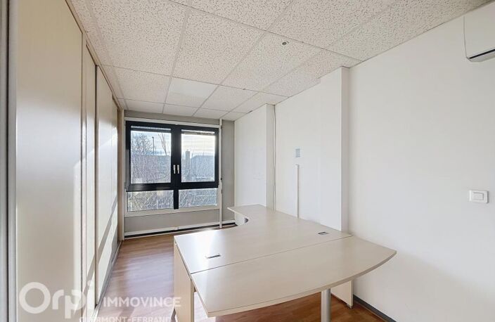 Bureau À Louer — photo 3