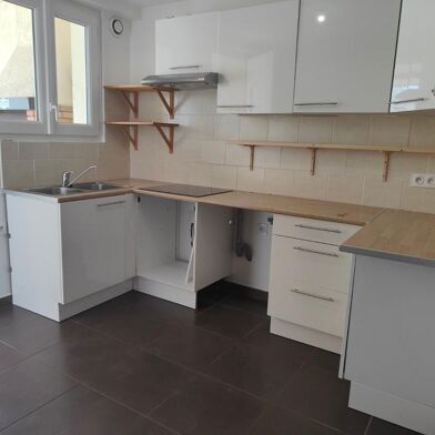 Maison 4 pièces 972 €