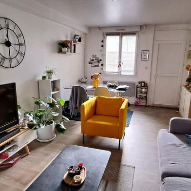 Immeuble  203300 €