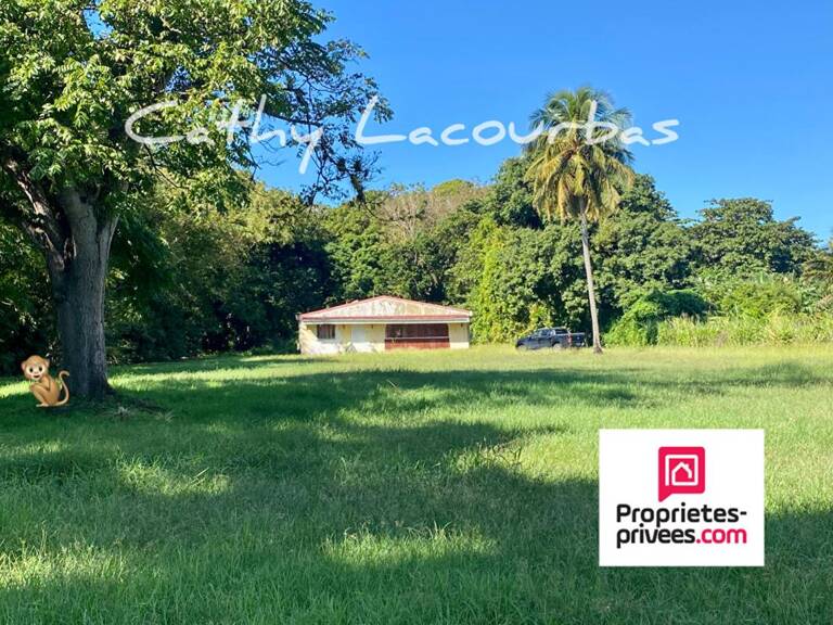 Maison à rénover sur 5000 M² de terrain constructible - Pointe Noire — photo 1