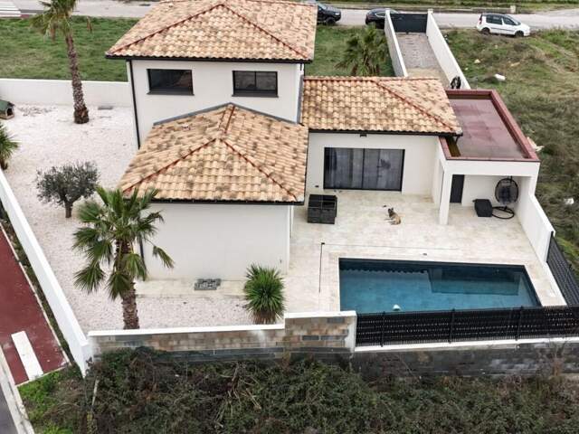 Maison  5 pièce(s) Bizanet — photo du bien