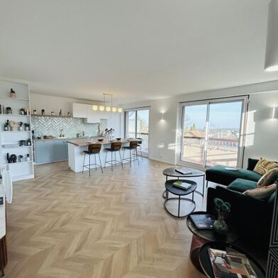 Appartement 3 pièces 2100 €