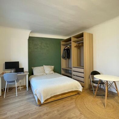 Appartement 1 pièces 900 €