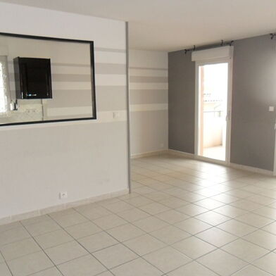 Appartement 3 pièces 880 €