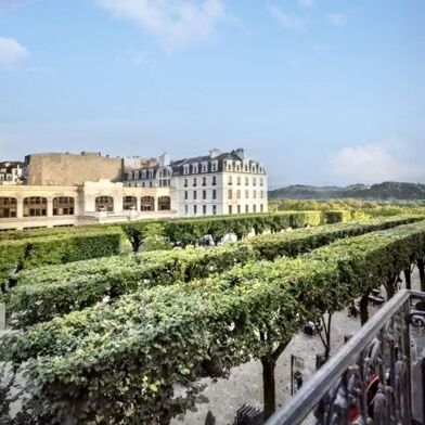 Appartement 4 pièces 1300 €