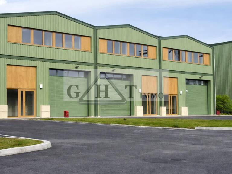A LOUER 545 M² ENTREPOT BUREAUX A STAINS — photo 1
