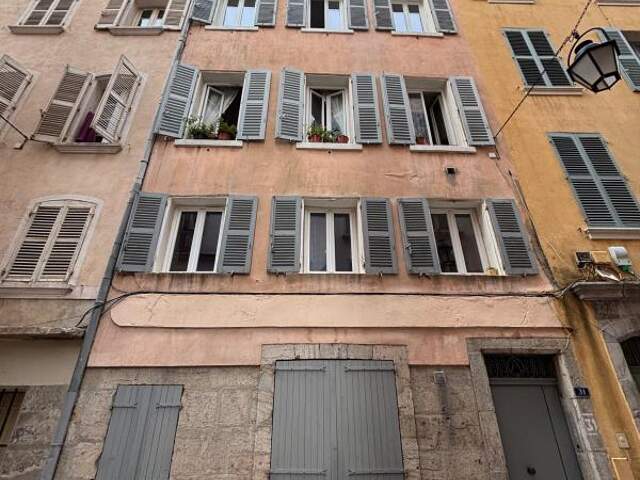 Immeuble de rapport à vendre, RDC+5 comprenant 5 appartement et un local commercial, TOULON centre historique (83000), proche du port — photo du bien